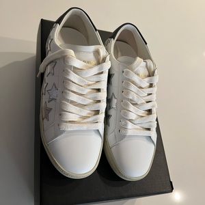 Saint Laurent (Court Classic Metallic Star Leather Sneakers)